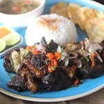 Foto : Buntut Sapi Diracik Bumbu Tradisional
